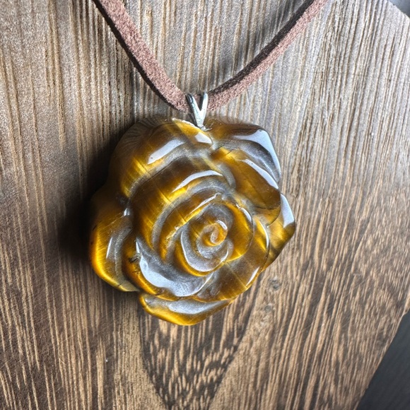 Handcrafted Tiger's Eye Rose Pendant Necklace  on Brown Faux Suede - Picture 5 of 11
